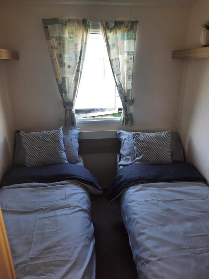 Blue Dolphin Holiday Park Gristhorpe Ngoại thất bức ảnh